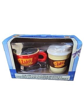 Silver Buffalo Gilmore Girls Latte Mug Ceramic Salt and Pepper
Shaker NWT